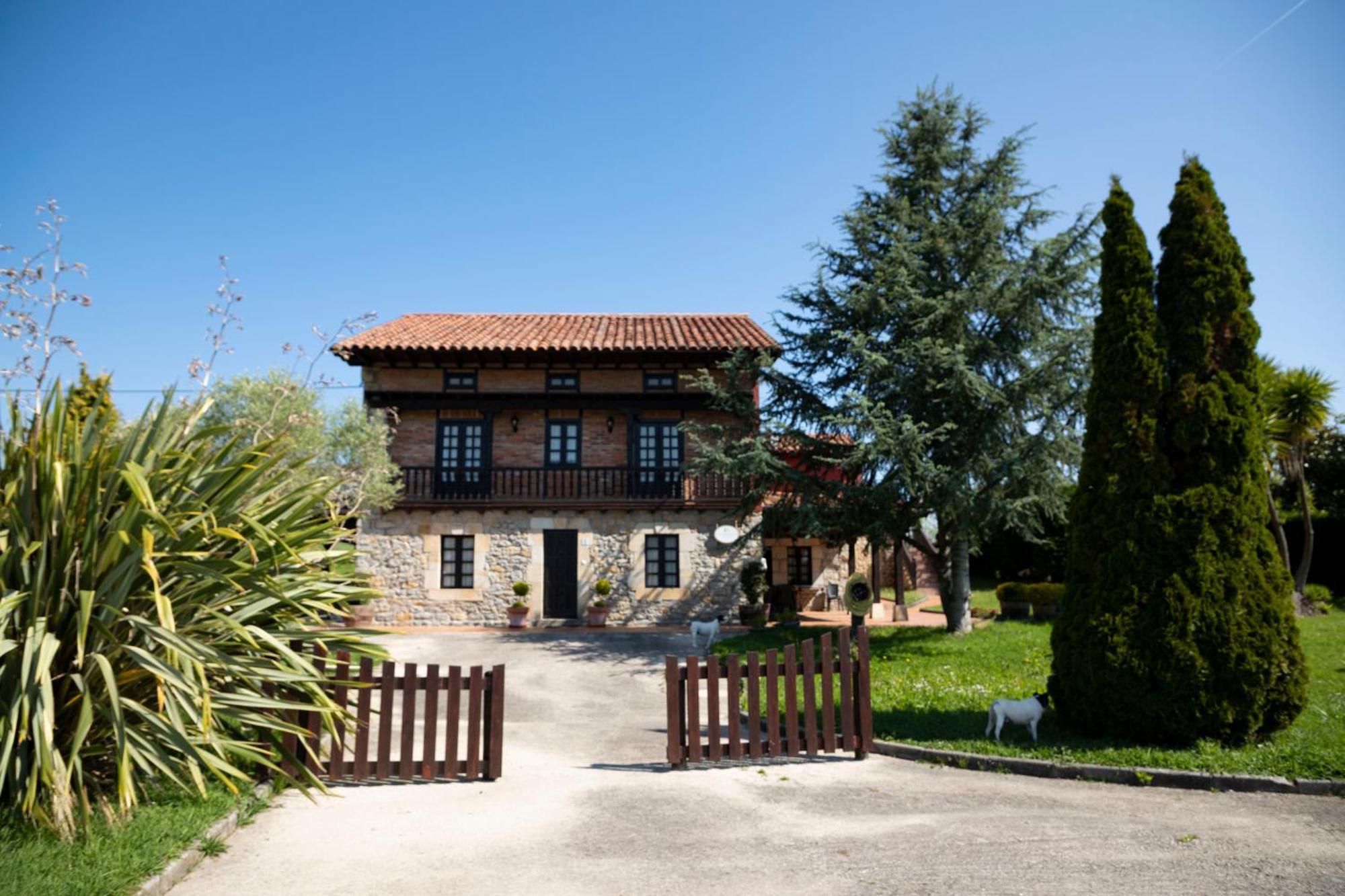Apartamentos La Gloria Santillana del Mar Esterno foto